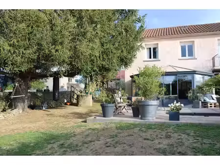 exclusivité langogne  maison familiale avec jardin