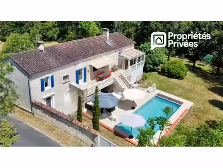 maison en pierre rénovée 230 m² - 6 chambres - piscine - terrain 5 000 m² à 10 min de caho