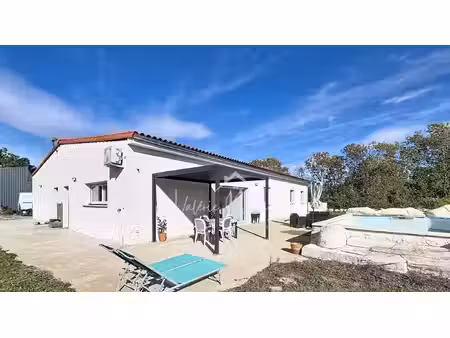 villa avec piscine et grand entrepôt à 15 minutes st-affri