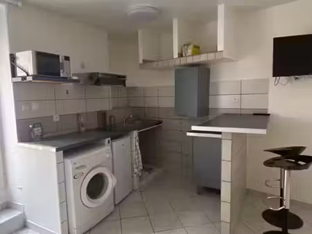 location appartement 1 pièce  23.23m²  bédarieux