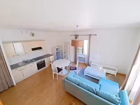 à louer – charmant t2 meublé en duplex à bressuire