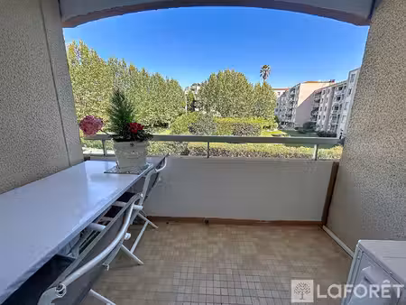 hyères - studio en parfait état avec parking