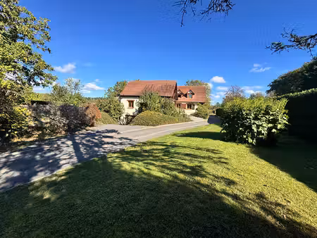 maison de 224 m2 sh sur 1 2024 m2 de terrain clos à harcy