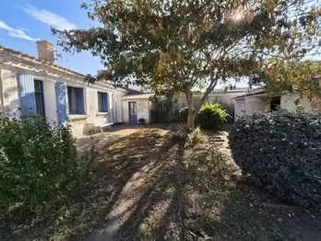 vente maison à saint-gilles-croix-de-vie croix de vie (85800) : à vendre / 63m² saint-gill