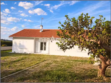 maison sur st martin lacaussade 33390