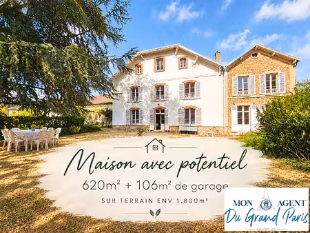 maison de caractère avec un potentiel de 620m2 et garage 106m2 sur terrain 1800m2 env - a 