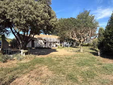 à louer - maison individuelle de plain-pied avec grand jardin et garage à tresques