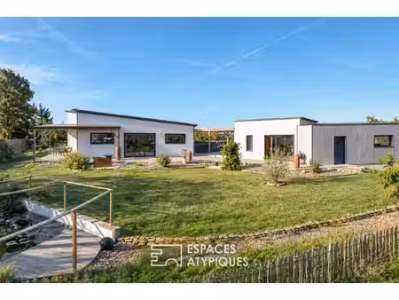 maison contemporaine avec vue sur la campagne