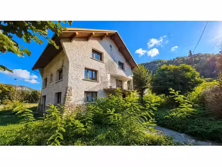 vaste maison familiale de 200m2 fort potentiel rénovation à