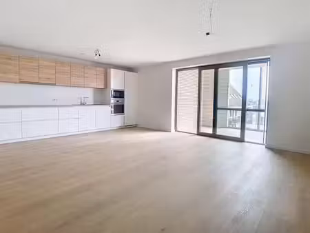 the hallery: appartement 2 chmrs - terrasse - parking