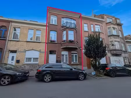 evere : immeuble de rapport de 3 appartements avec jardin