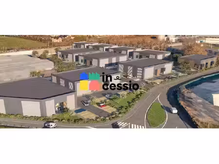 location commerce trelaze 49800 7160m²