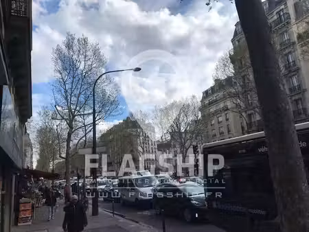 location commerce paris 75018 64m²