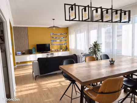 appartement  2 chambres  avec garage  85.77 m2 loi carrez