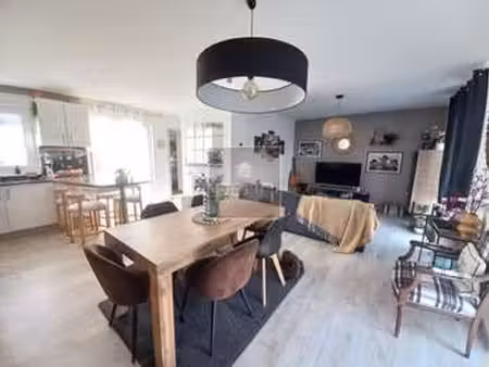location maison à étrelles (35370) : à louer / 114m² étrelles