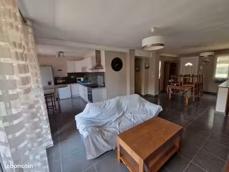 description: appartement t2 meublé dans petite résidence familiale