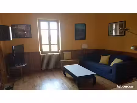 joli studio dans le village médiéval de sauzet  à 10 minutes de montélimar