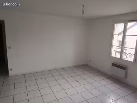 f2 49 m2 centre ville corbeil essonnes