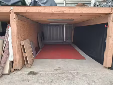 location emplacement hangar box