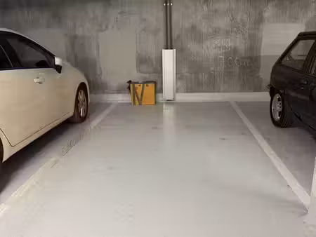 location place de parking sous terrain