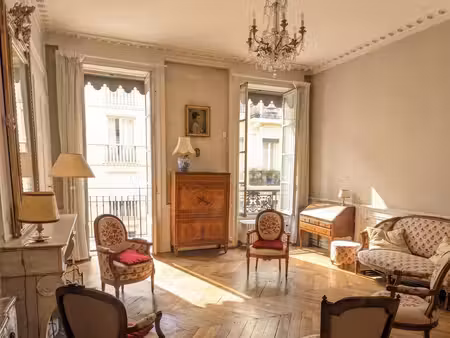 appartement de luxe à vendre dans le quartier cordeliers-célestins-bourse