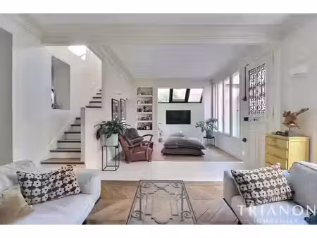 maison de luxe à vendre dans le quartier ibis