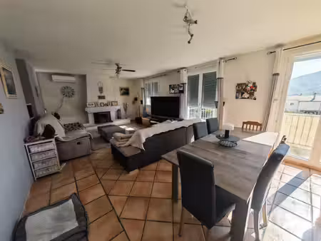 duplex de 147 59 m² — 5 chambres  terrasse  balcon et deux garages