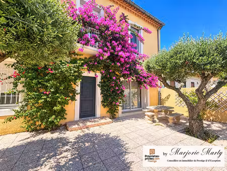 maison de caractère de 169 m2 avec piscine  garage et jardin arboré de 854 m2