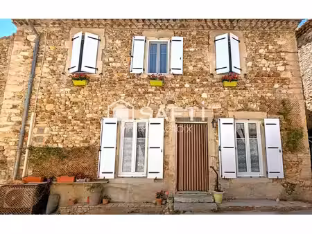 maison en pierre de 113 m² avec trois chambres