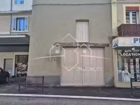 location parking 110 m² à beaurepaire (38270)  420 €