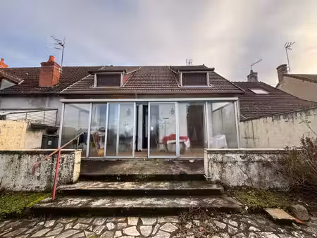 grande maison familiale avec jardin en centre-ville de la guerche-sur-l’aubois