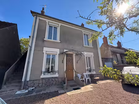 maison 6 pièces avec grand jardin  garages et dépendances à nevers