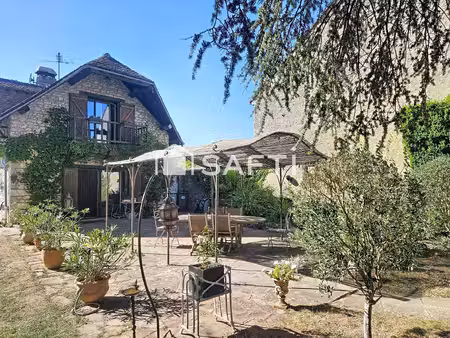 propriété de caractère – deux longères  deux gîtes  piscine et calme absolu