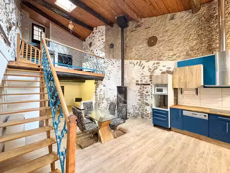 vinca : maison de ville 3 pièces - 87 m² pierres apparentes et cachet de l'ancien !!