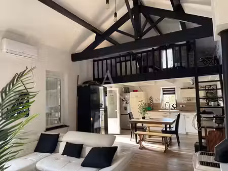 rochefort - maison de charme avec mezzanine  grand terrain et dépendances