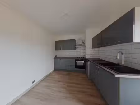 location appartement 3 pièces 77m² montmorillon 86500