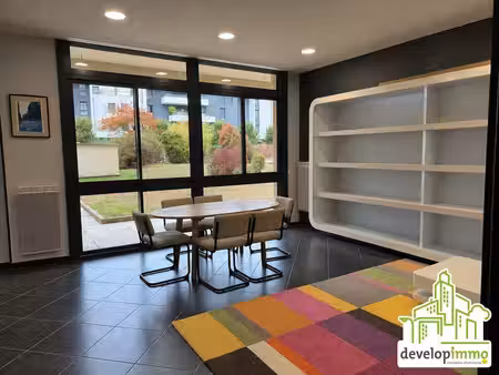 location commerce caen 14000 92m²