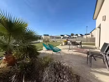 location meublée maison 4 pièces 76.24 m² à ploumoguer (29810)  1 080 €