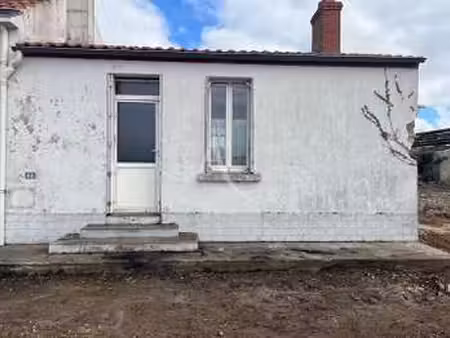 vente maison à soullans (85300) : à vendre / 33m² soullans