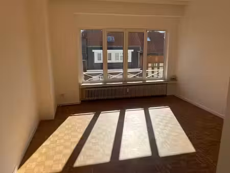 appartement rénové 2 chambres quartier vanderkindere