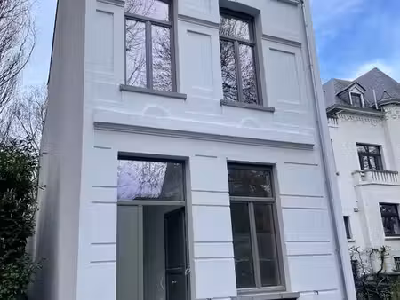 bel appartement entièrement rénové avec terrasse plein sud