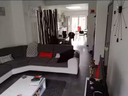 maison rénovée 2 chambres à louer – rue aux cailloux