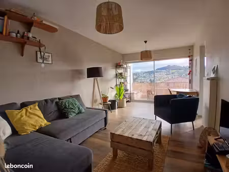 à louer – appartement traversant 80 m² – 3 chambres – vals-près-le-puy