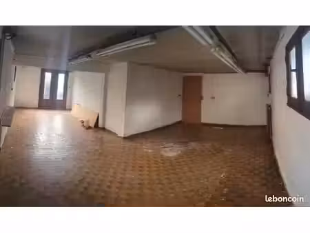 local  box de stockage 60m²