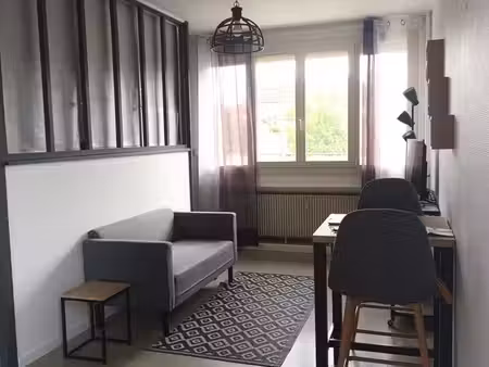 loue f2 meublé