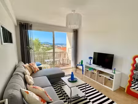 à louer – superbe duplex rénové - giens