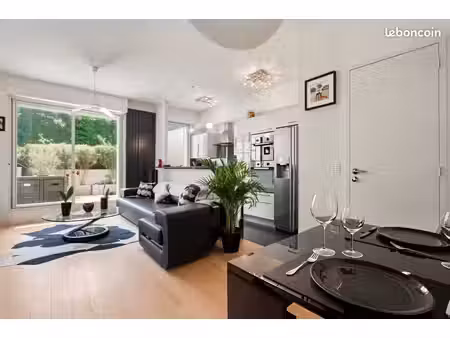 appartement t2 à neuilly avec jardin et vue en rez-de-chaussée