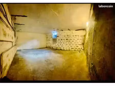 loue grande cave (stockage)
