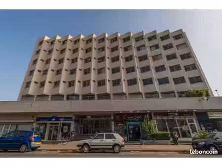 bureau 17 m² à louer – tours place rabelais