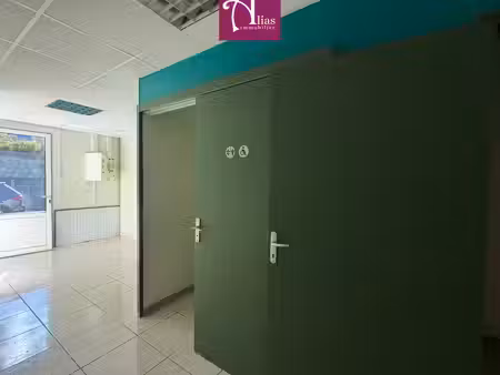 à louer local professionnel de 67 m2 en rez-de-chaussée